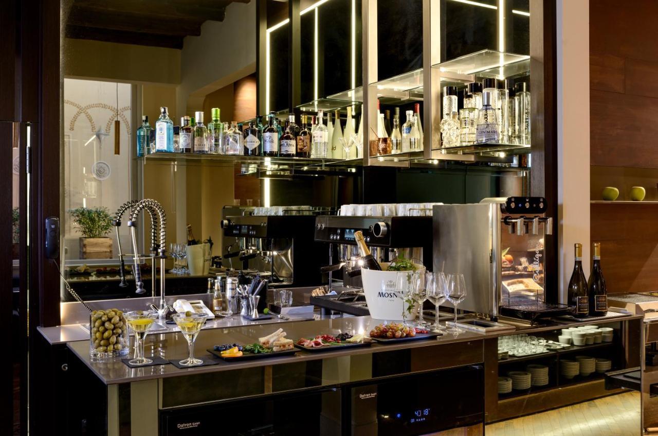 Hotel Metropolitan Bologna Bagian luar foto